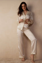 Laden Sie das Bild in den Galerie-Viewer, Pigiama seta &quot;Crema e Azzurro&quot; - Donna
